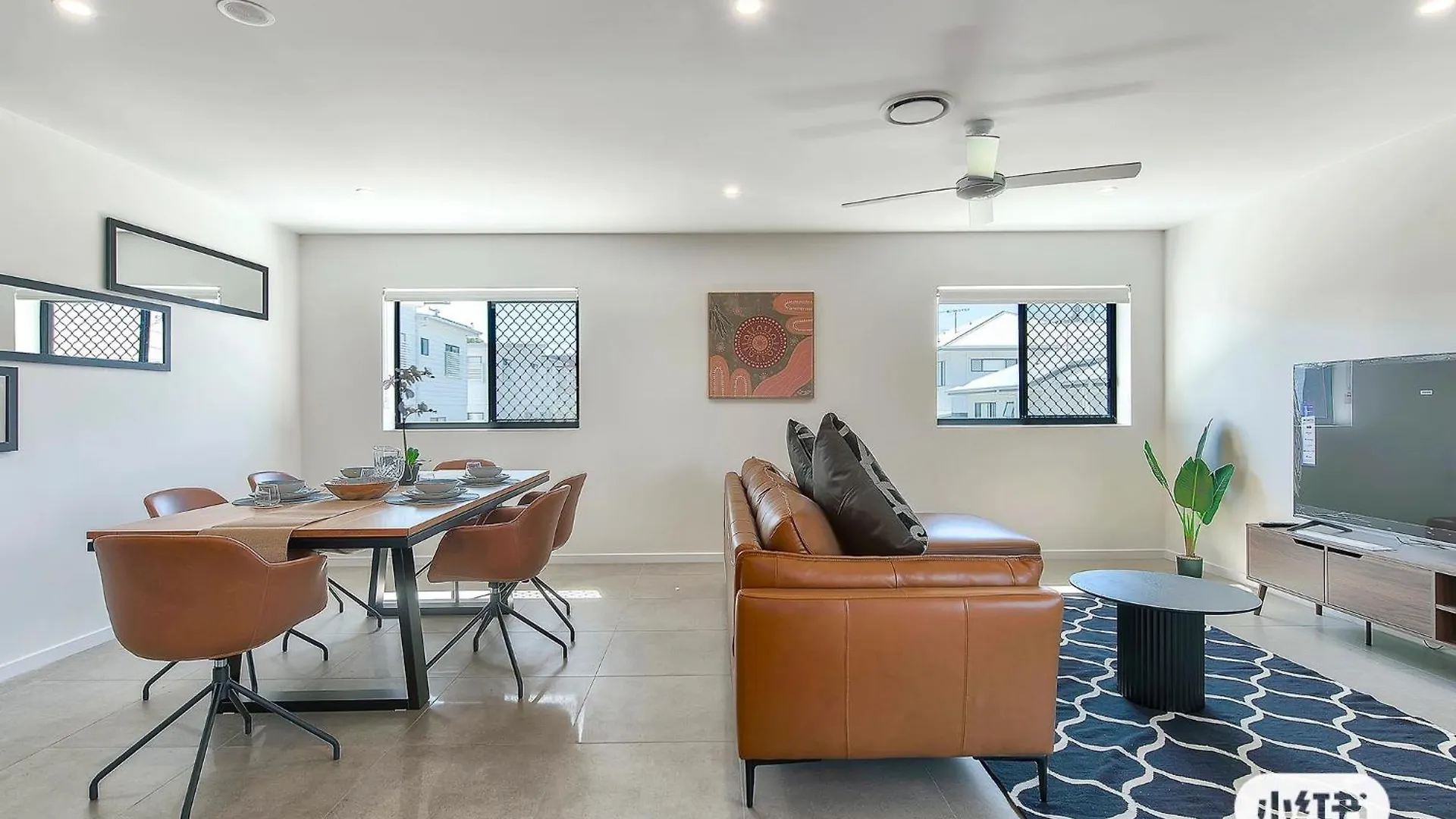 Newly Spacious Top Floor Good View Apartment Brisbane