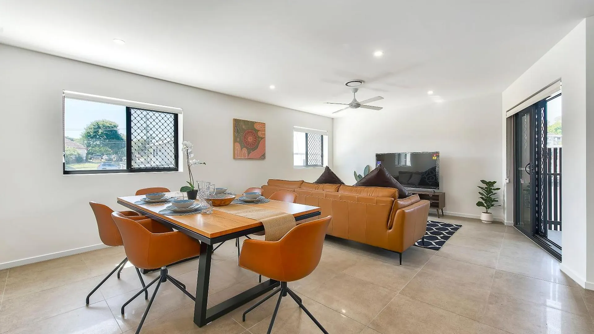 Newly Spacious Top Floor Good View Apartment Brisbane