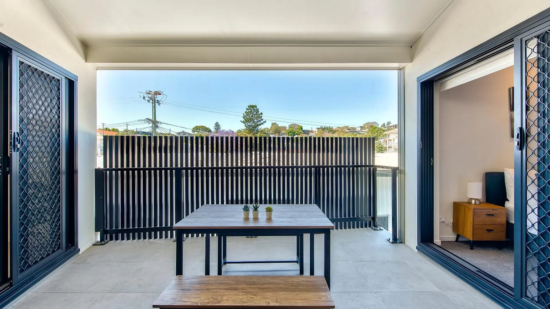 Newly Spacious Top Floor Good View Apartment Brisbane