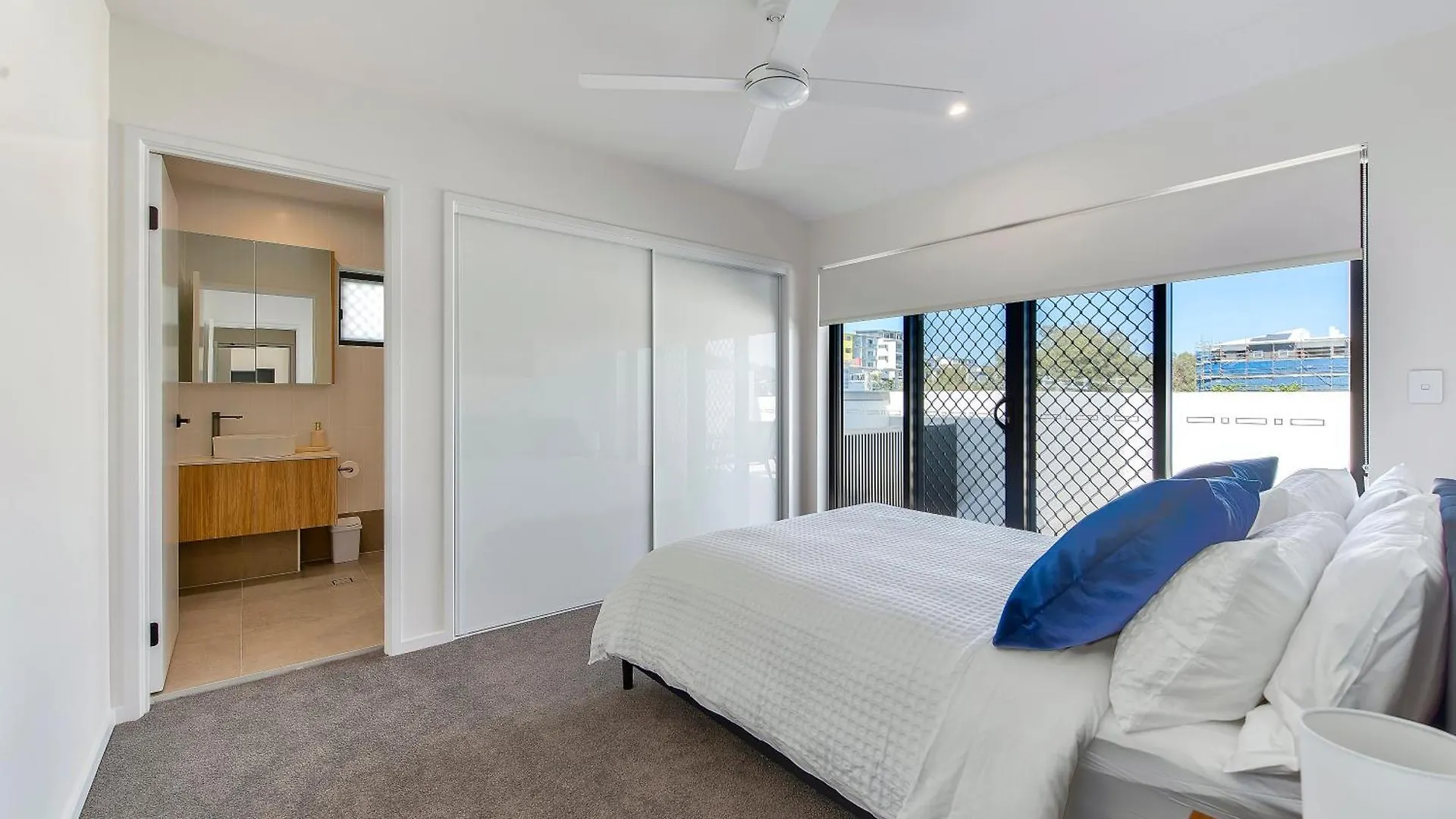 Newly Spacious Top Floor Good View Apartment Brisbane
