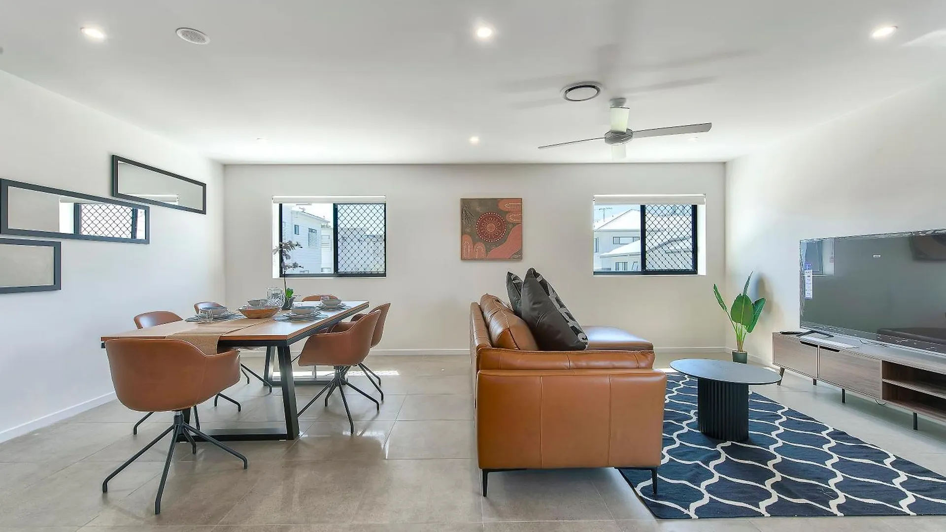 Newly Spacious Top Floor Good View Apartment Brisbane Australia