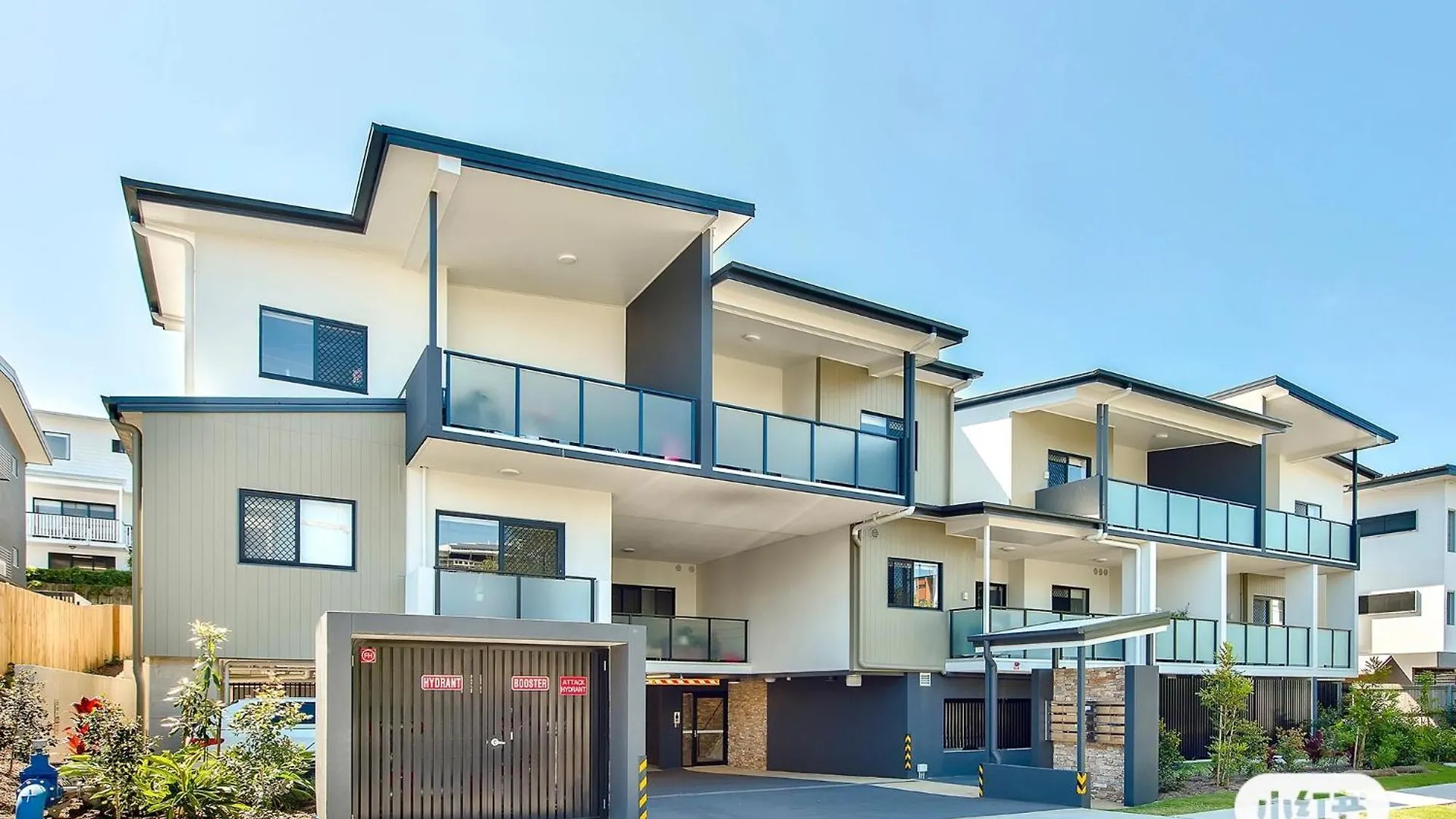 Newly Spacious Top Floor Good View Apartment Brisbane Australia