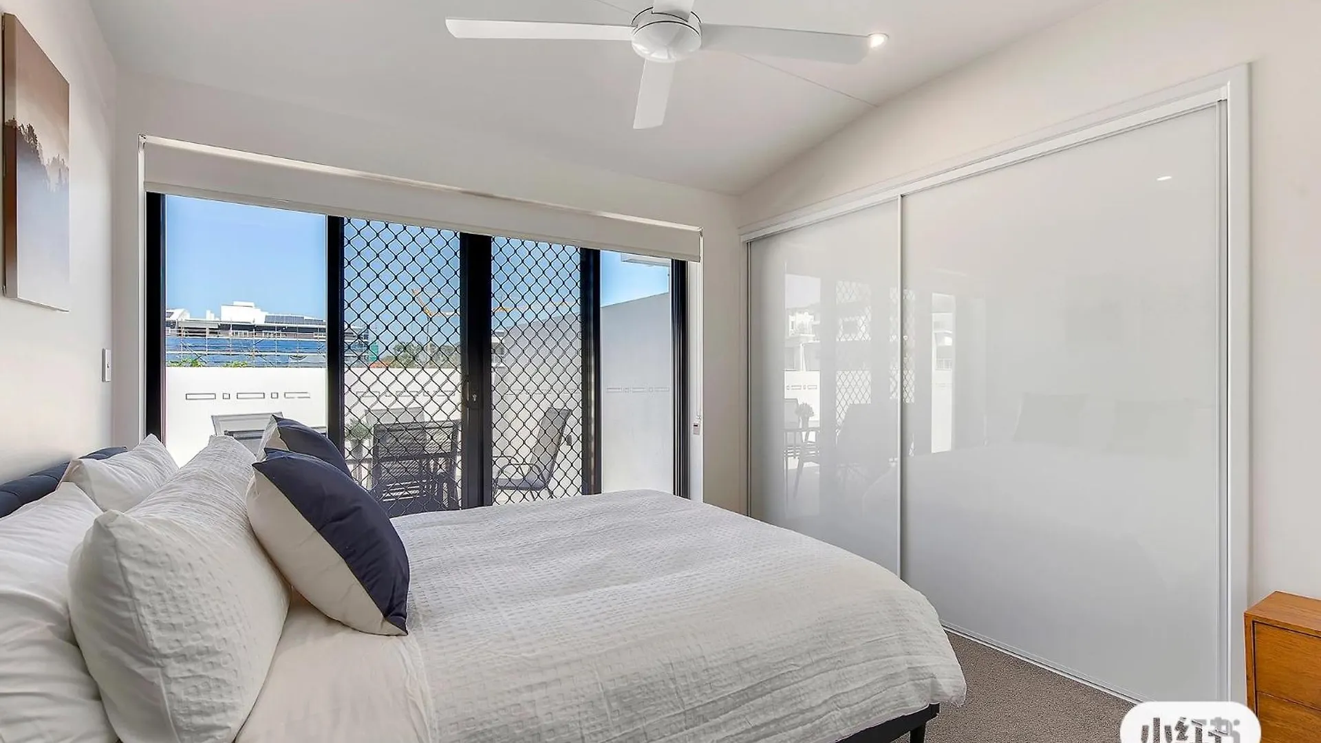 Newly Spacious Top Floor Good View Apartment Brisbane
