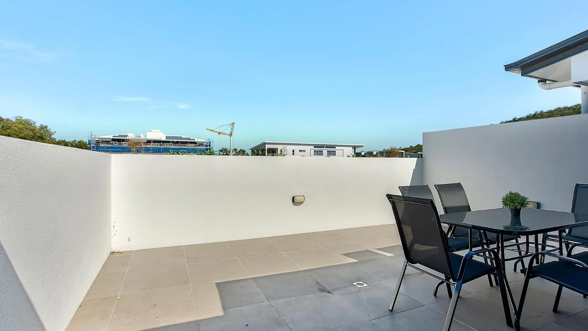 Newly Spacious Top Floor Good View Apartment Brisbane 0*,  Australia