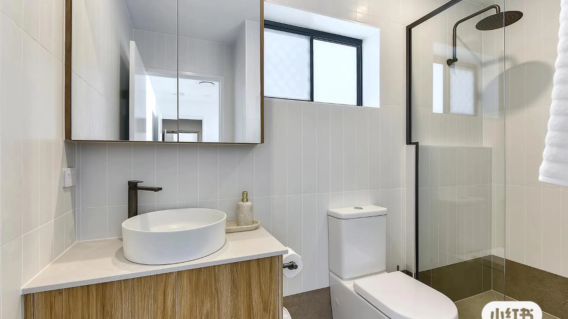 Newly Spacious Top Floor Good View Apartment Brisbane Australia